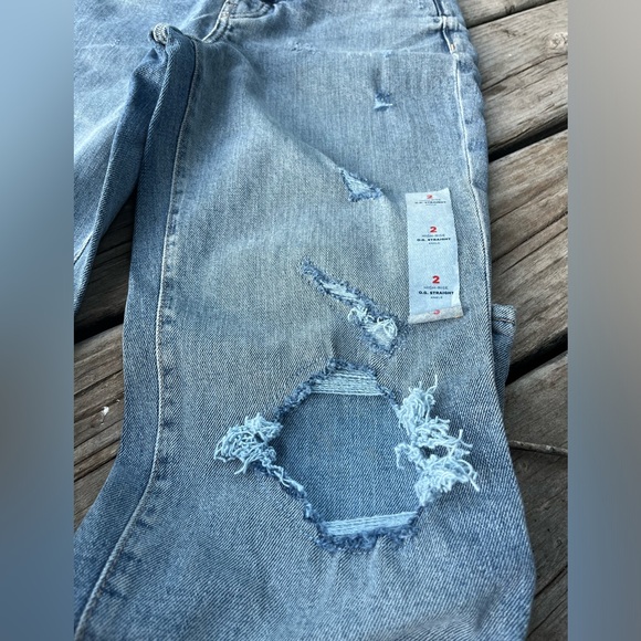 NEW! Old Navy Straight-Leg Jeans High-Rise Button-Up Distressed Ripped Sz 2 Crop - Picture 8 of 13
